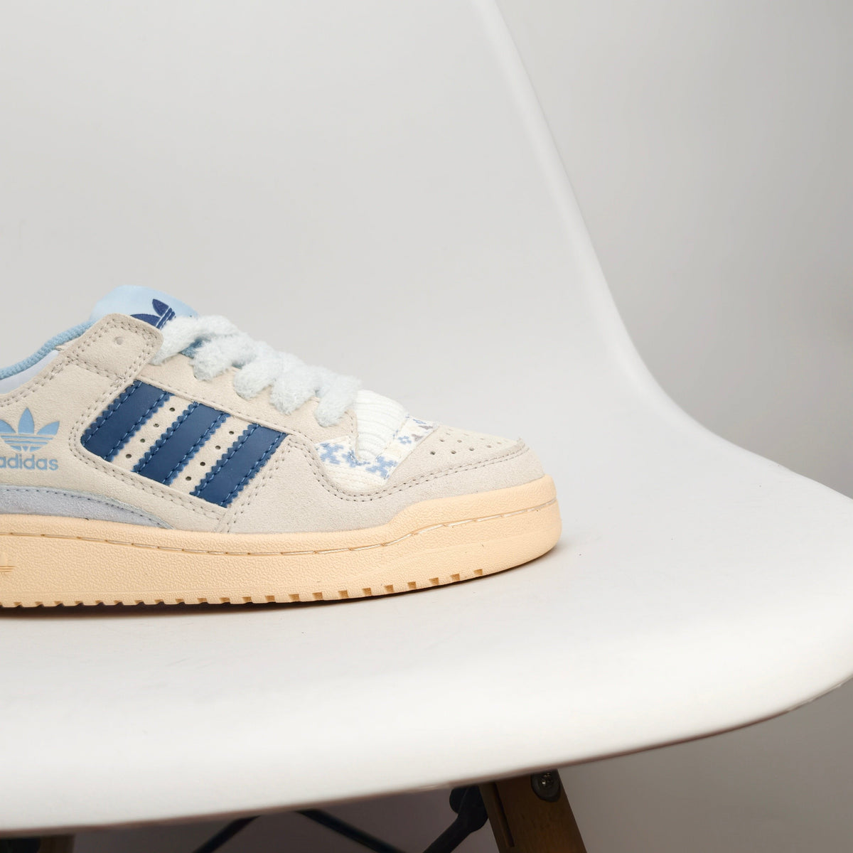 Adidas Originals Forum Low CL 'White Wonder Blue' 284JGD