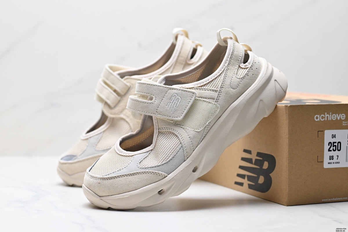 New Balance  Breeze Beige