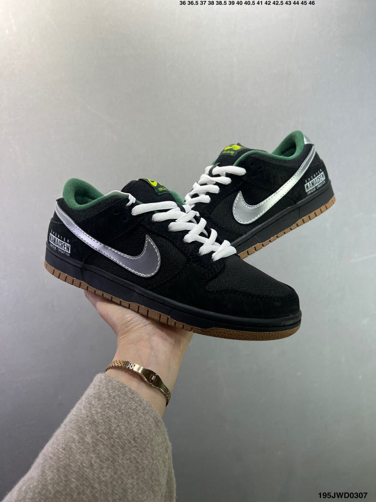 Nike SB Dunk Low Metallic Silver Swoosh  FQ7585 200