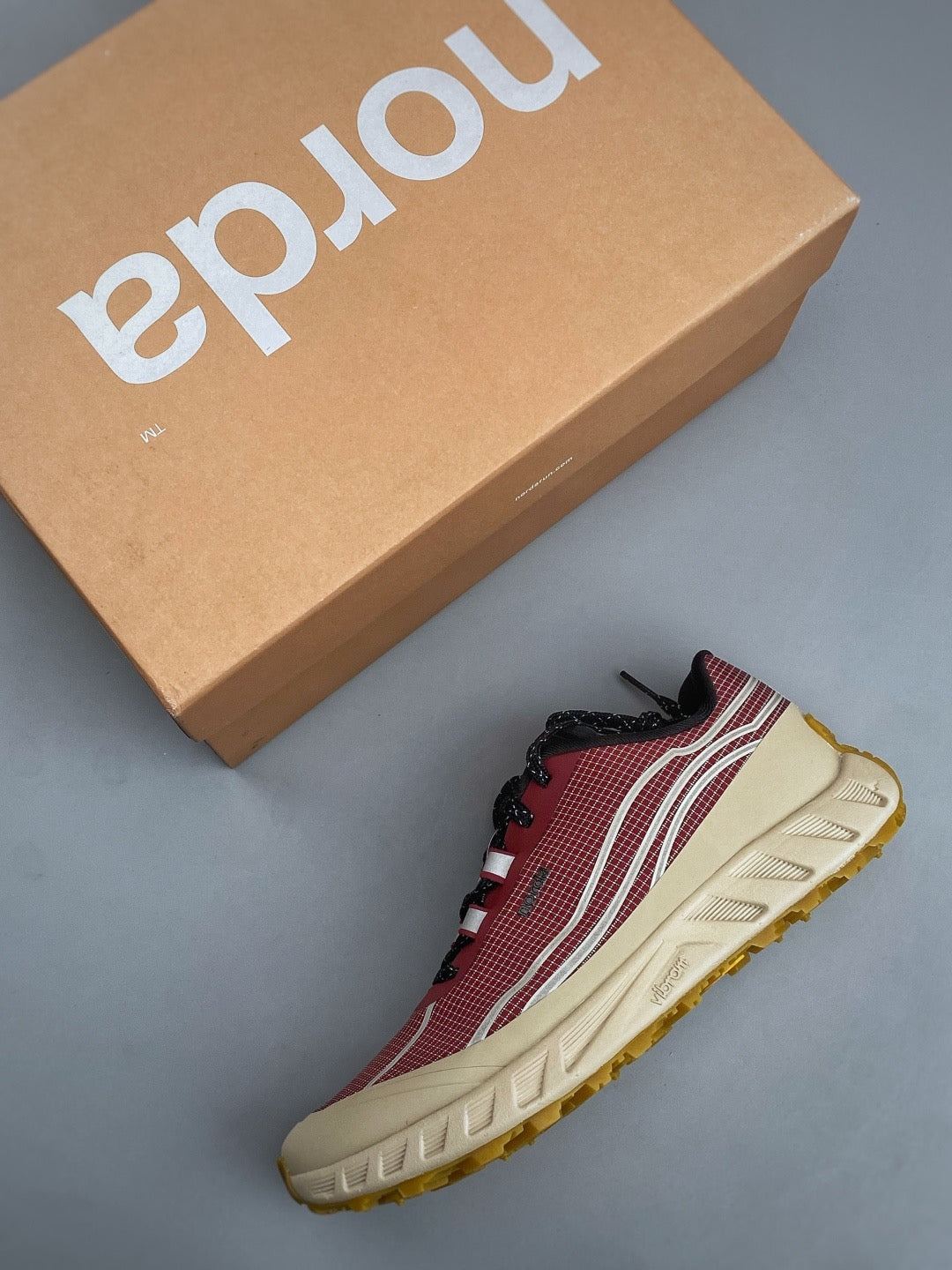 NORDA 002 Trail-Running Shoes Amaranth