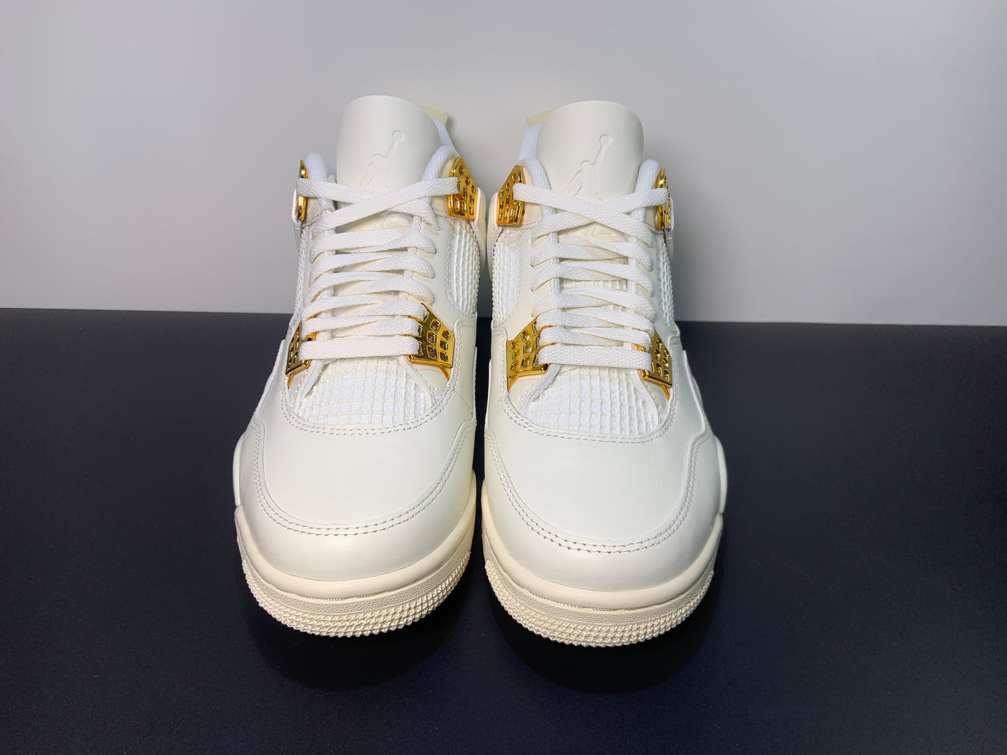 Air Jordan 4 Retro Metallic Gold AQ9129-170  Air Jordan 4 WMNS “Sail”