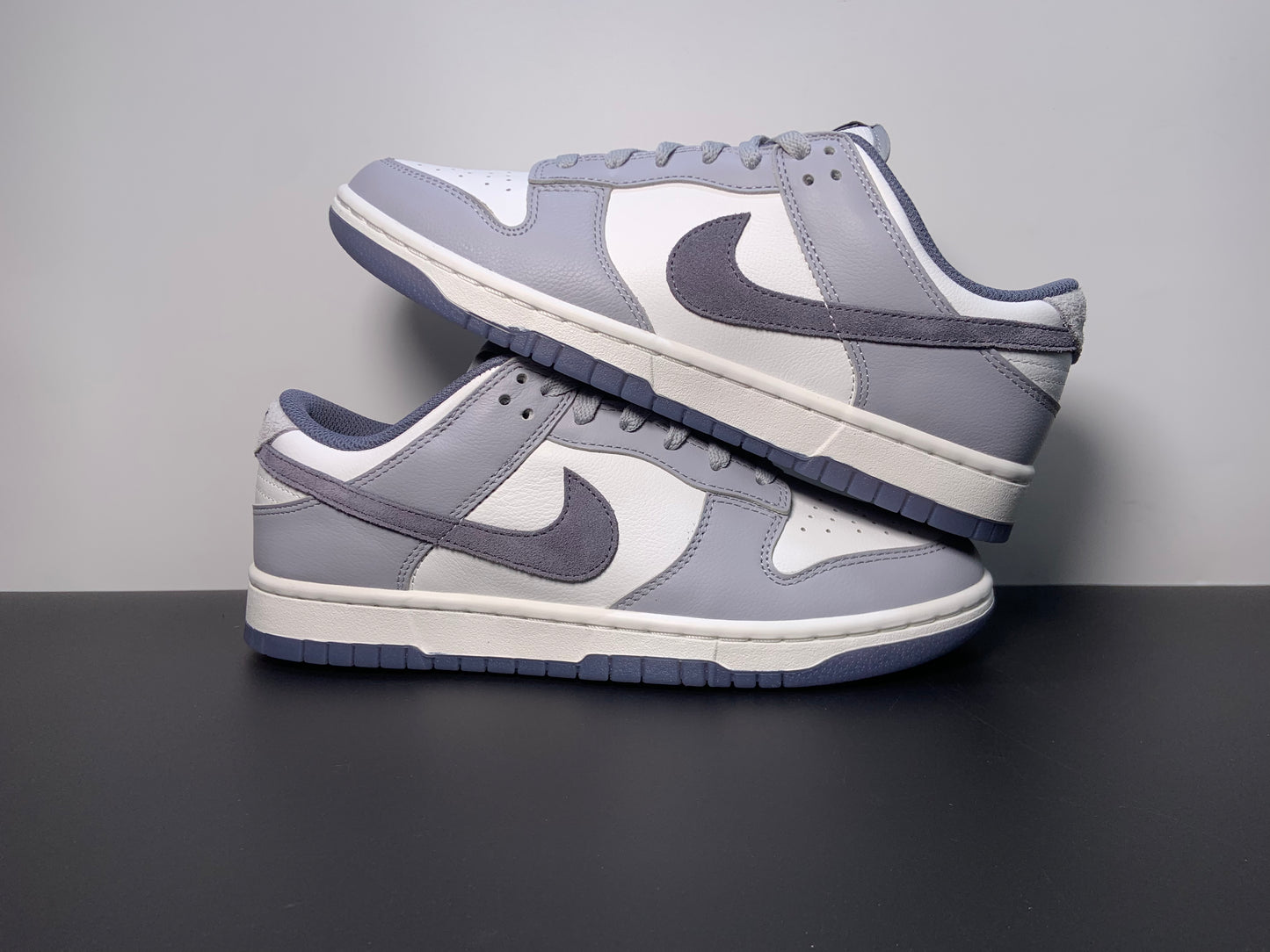 Nike Dunk Low Light Carbon