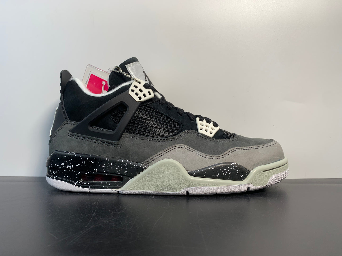 Air Jordan 4 “Fear” FQ8138-002