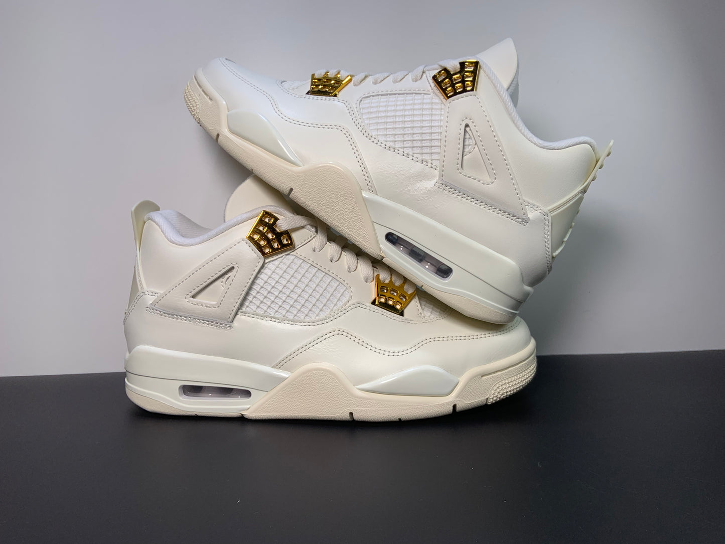 Air Jordan 4 Retro Metallic Gold AQ9129-170  Air Jordan 4 WMNS “Sail”