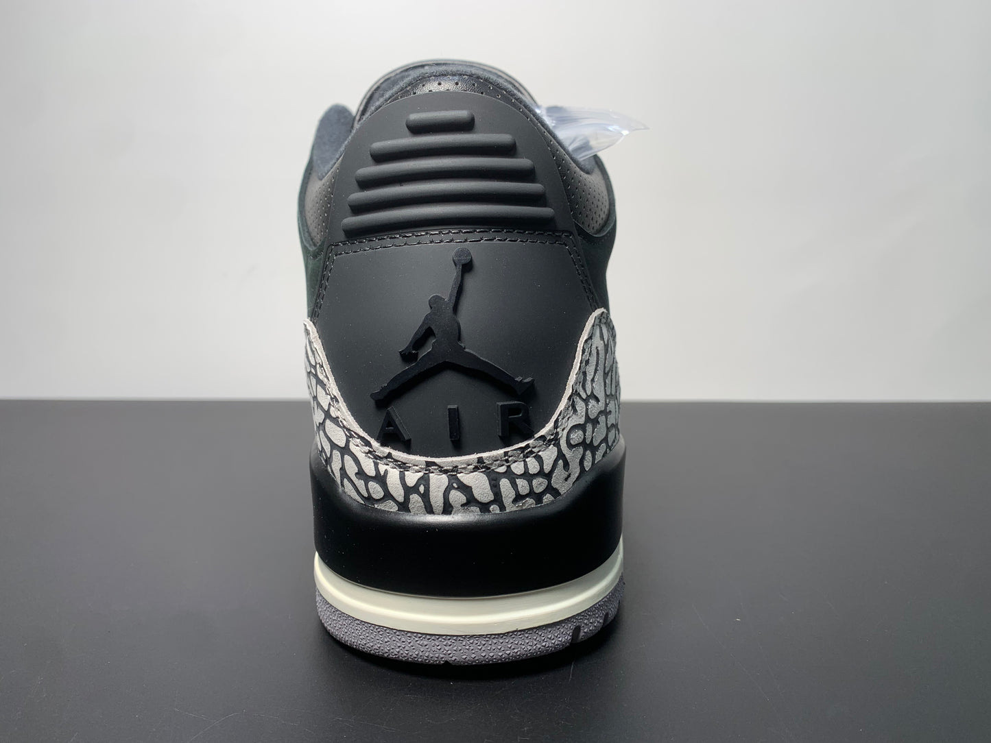 Air Jordan 3 WMNS Off Noir CK9246-001