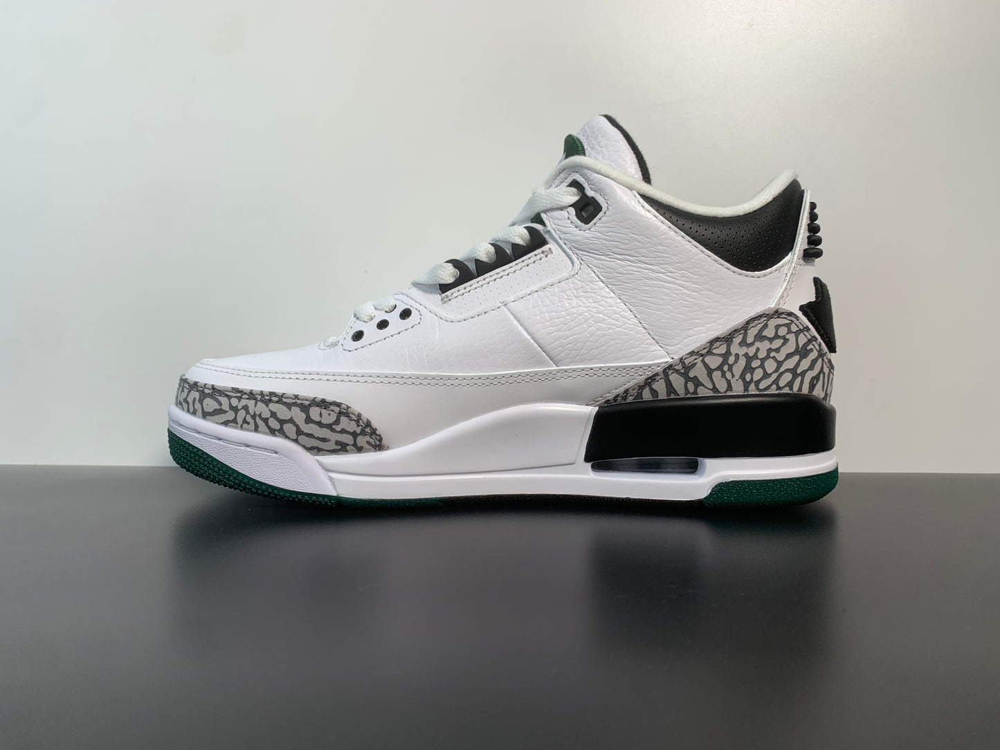 Air Jordan 3 Retro 'Oregon Pit Crew - Home'  282233-594