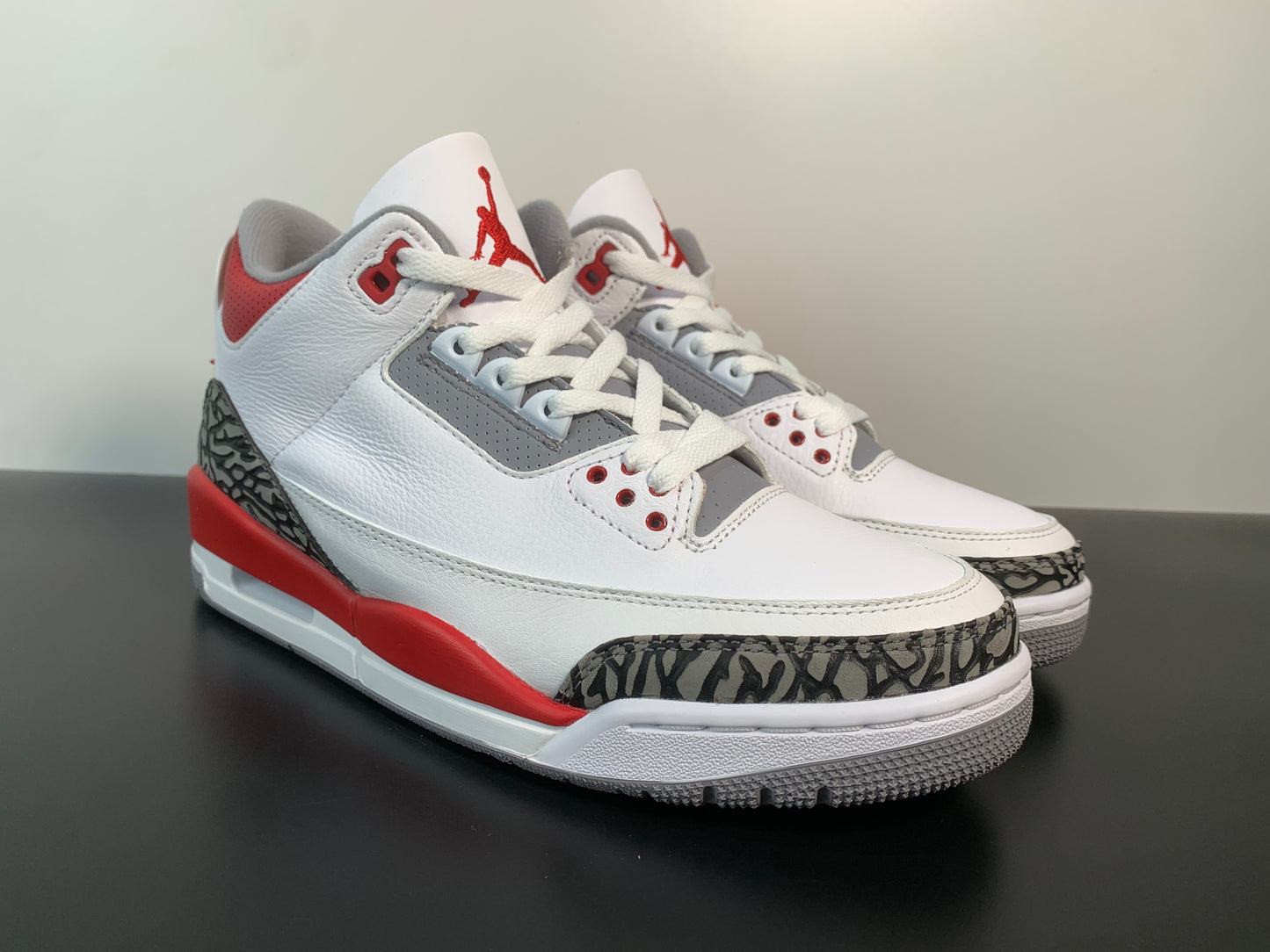 Air Jordan 3 OG “Fire Red”  DN3707-160