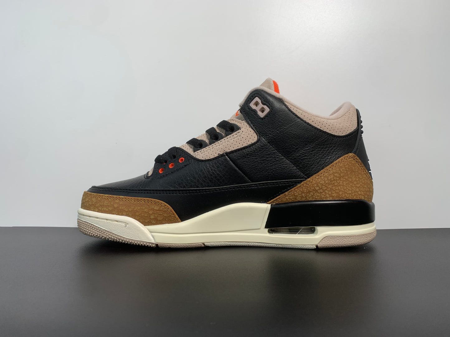 Air Jordan 3 “Desert Cemenet” CT8532-008