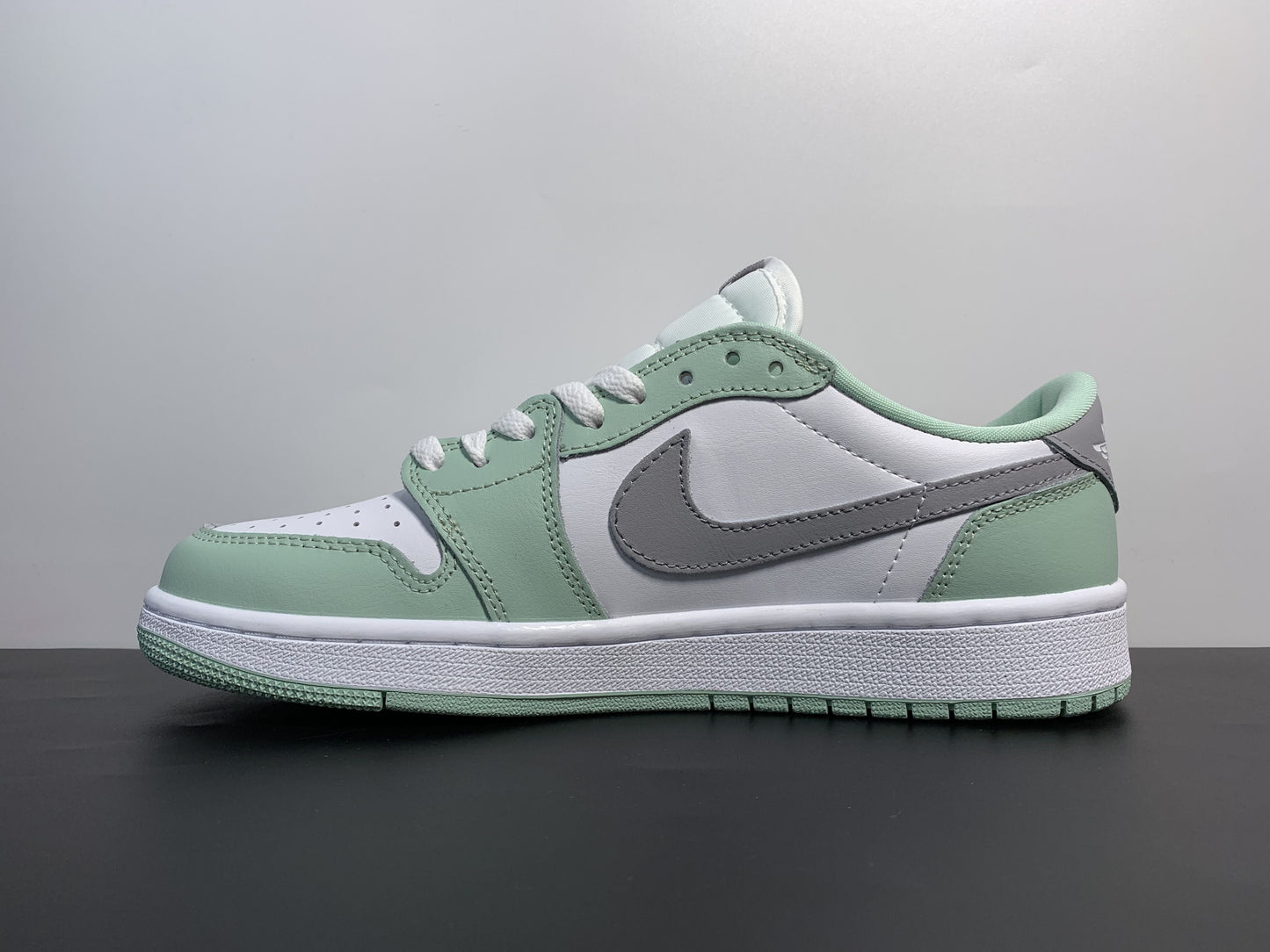 Air Jordan 1 Low White Green