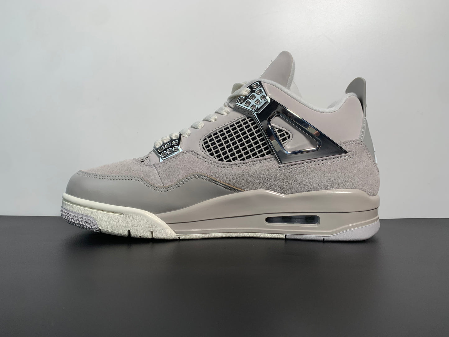 Air Jordan 4 Frozen Moments AQ9129-001