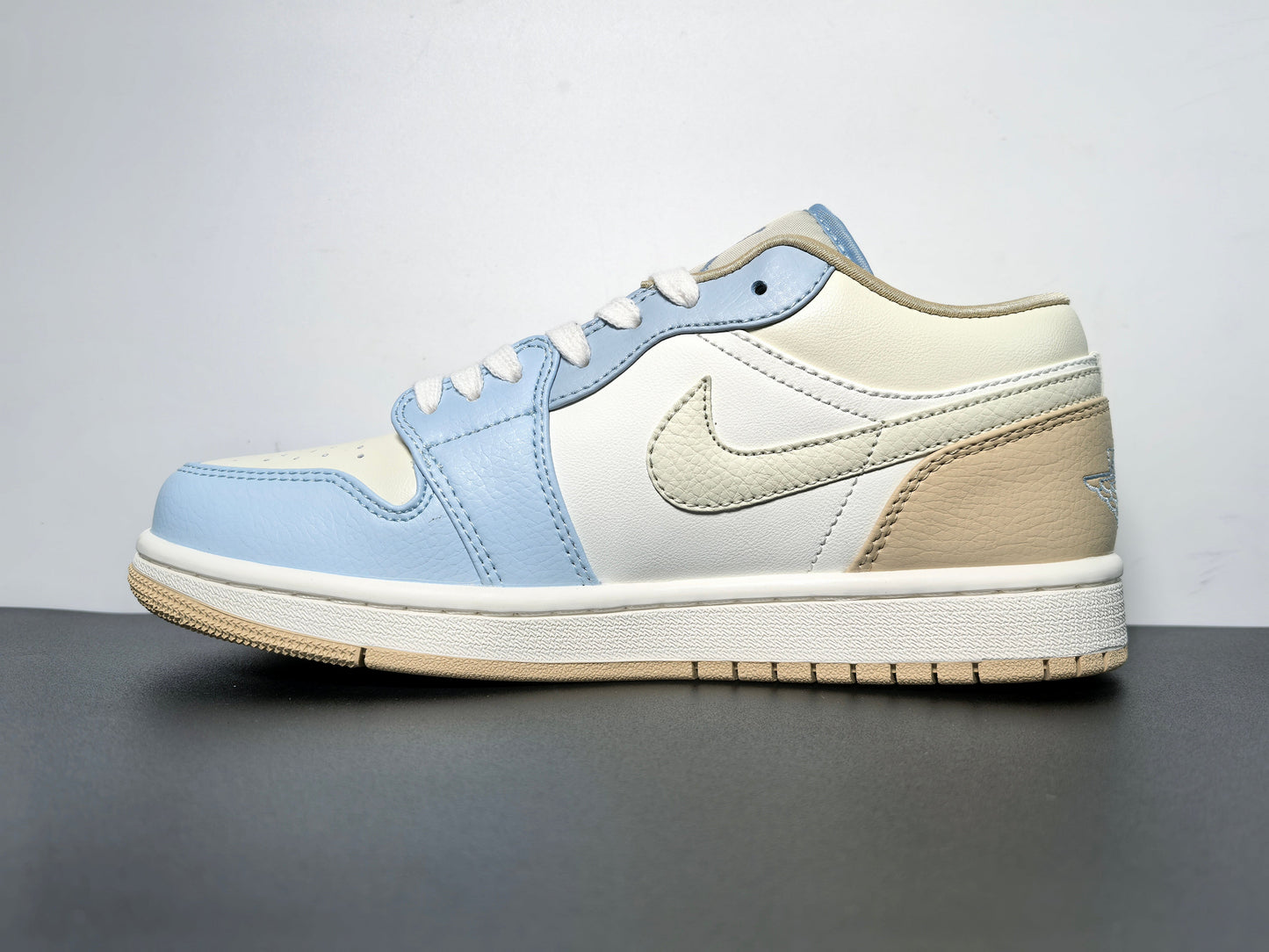 Air Jordan 1 Low  Coconut Milk  HQ4186-111