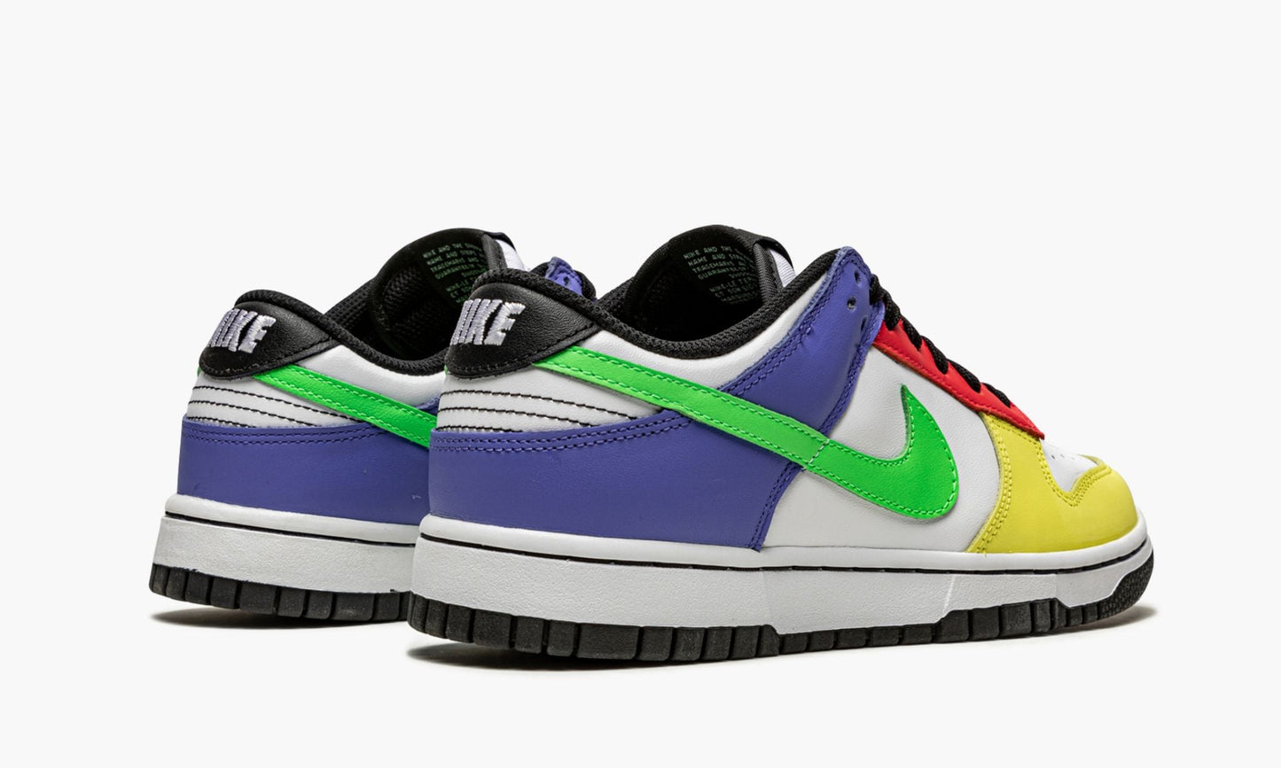 Dunk Low WMNS "Green Strike"