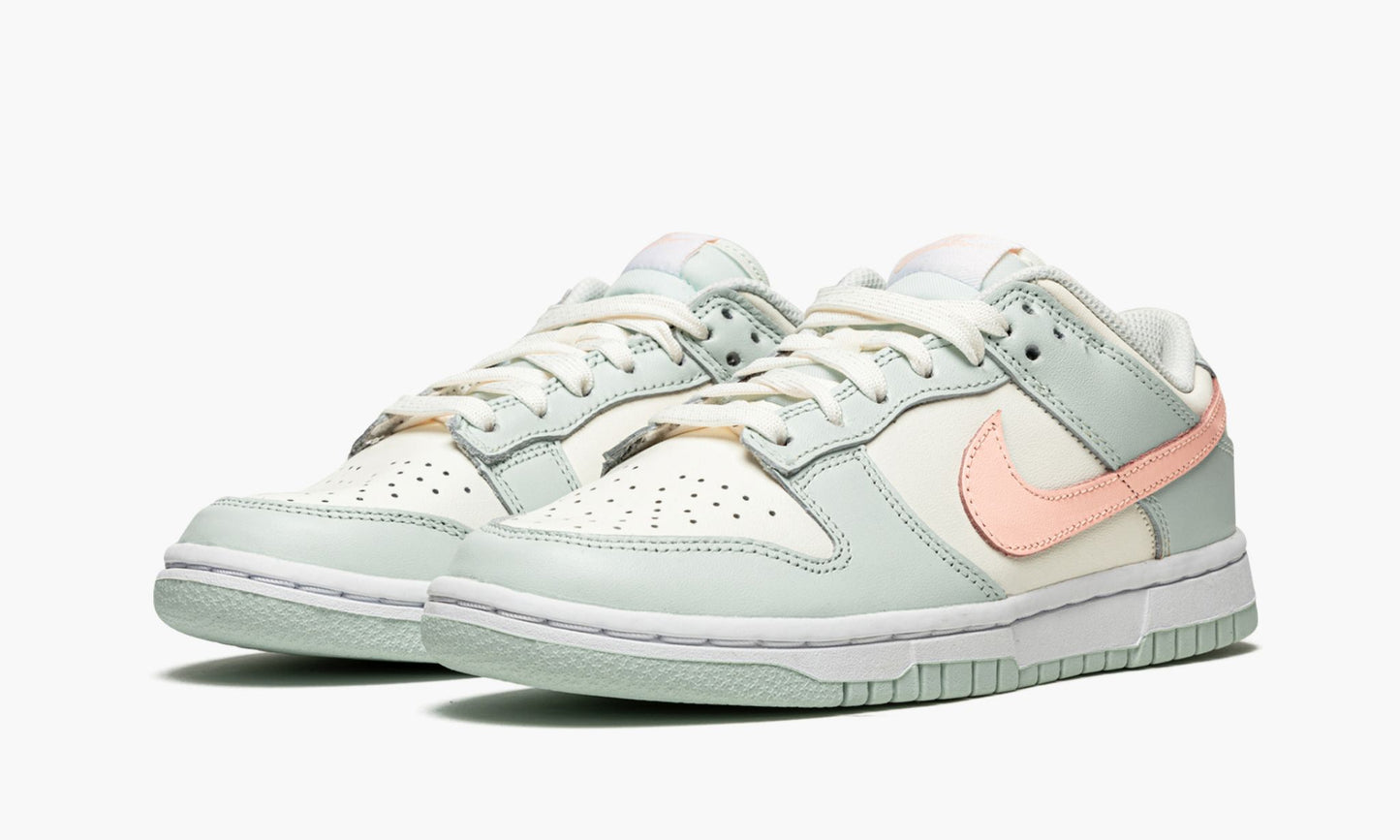 Dunk Low WMNS "Barely Green"