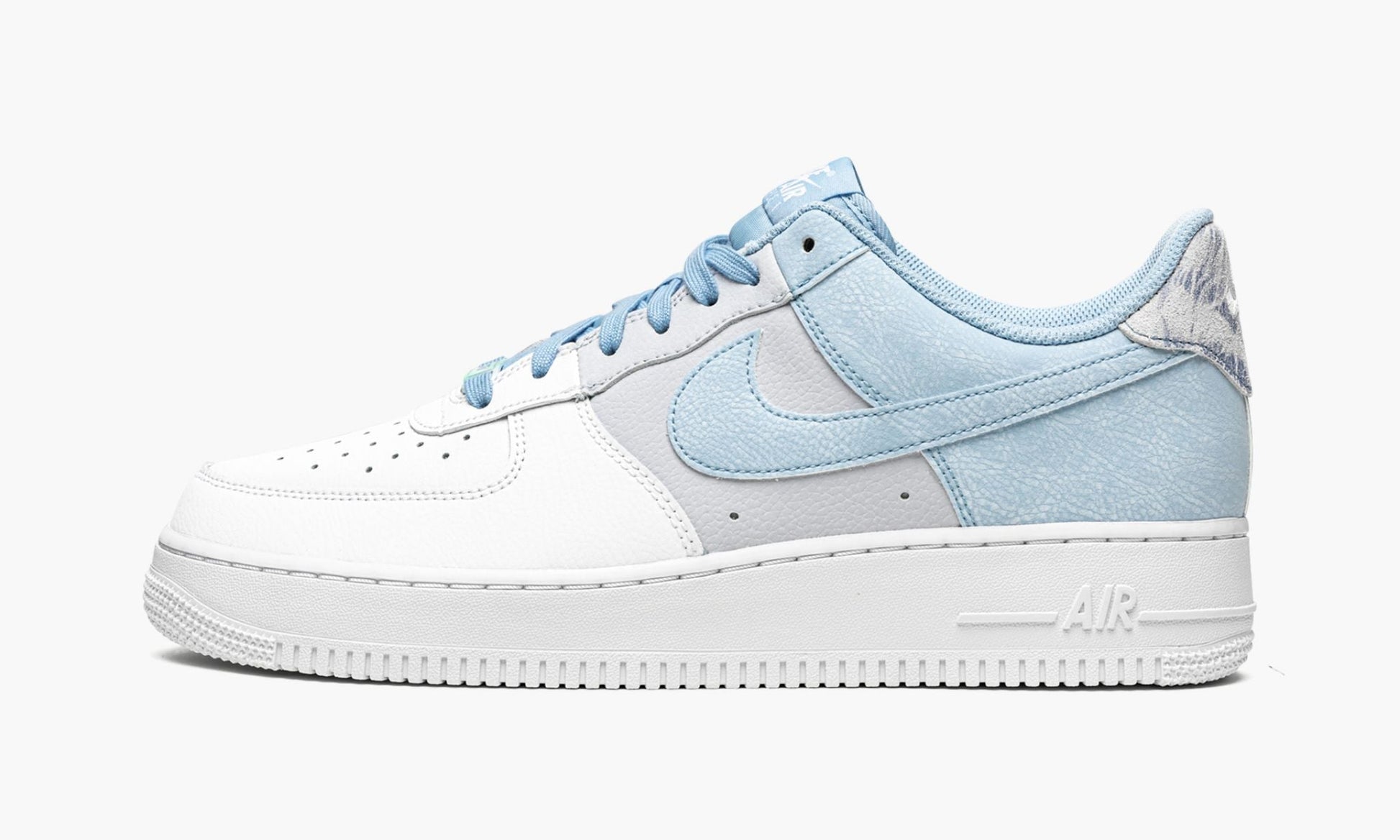 Air Force 1 '07 LV8 "Psychic Blue"