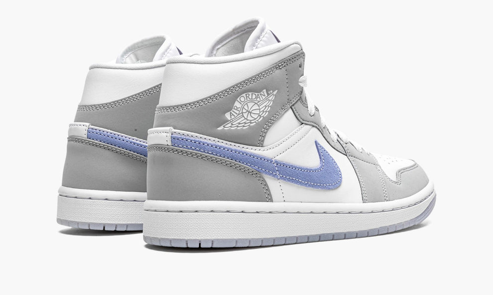 WMNS Air Jordan 1 Mid