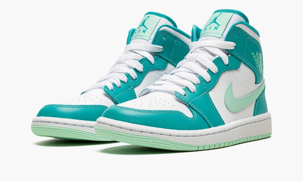 wmns air jordan mid